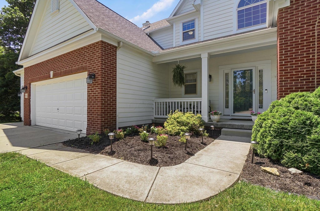 Photo of 5507 Pensworthy Drive, Dublin, OH 43016 (MLS # 226024785)