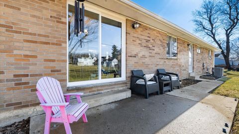 Tiny photo for 469 King Court, Newark, OH 43055 (MLS # 226005483)