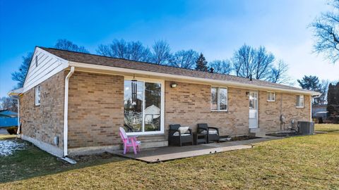 Tiny photo for 469 King Court, Newark, OH 43055 (MLS # 226005483)