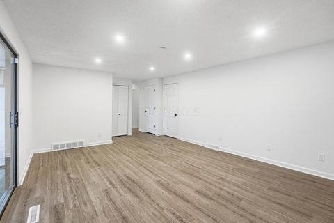 Tiny photo for 651 Cranfield Place, Columbus, OH 43213 (MLS # 225045446)