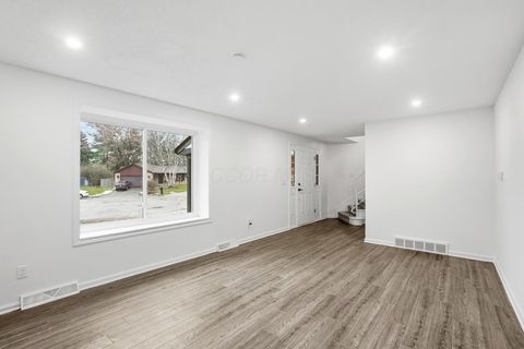 Tiny photo for 651 Cranfield Place, Columbus, OH 43213 (MLS # 225045446)