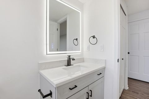 Tiny photo for 651 Cranfield Place, Columbus, OH 43213 (MLS # 225045446)