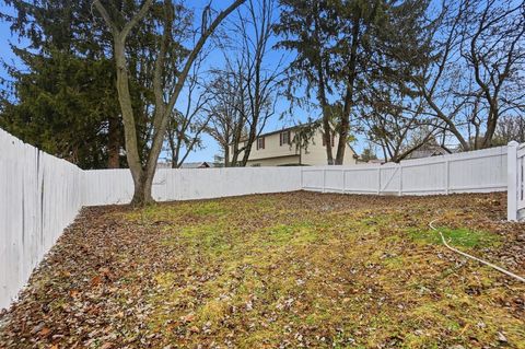 Tiny photo for 651 Cranfield Place, Columbus, OH 43213 (MLS # 225045446)