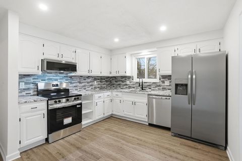 Tiny photo for 651 Cranfield Place, Columbus, OH 43213 (MLS # 225045446)