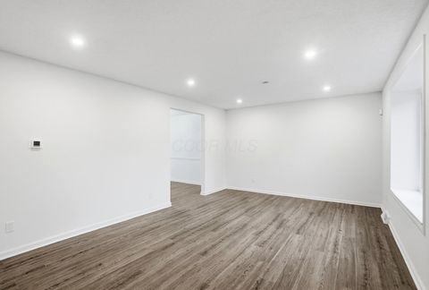 Tiny photo for 651 Cranfield Place, Columbus, OH 43213 (MLS # 225045446)