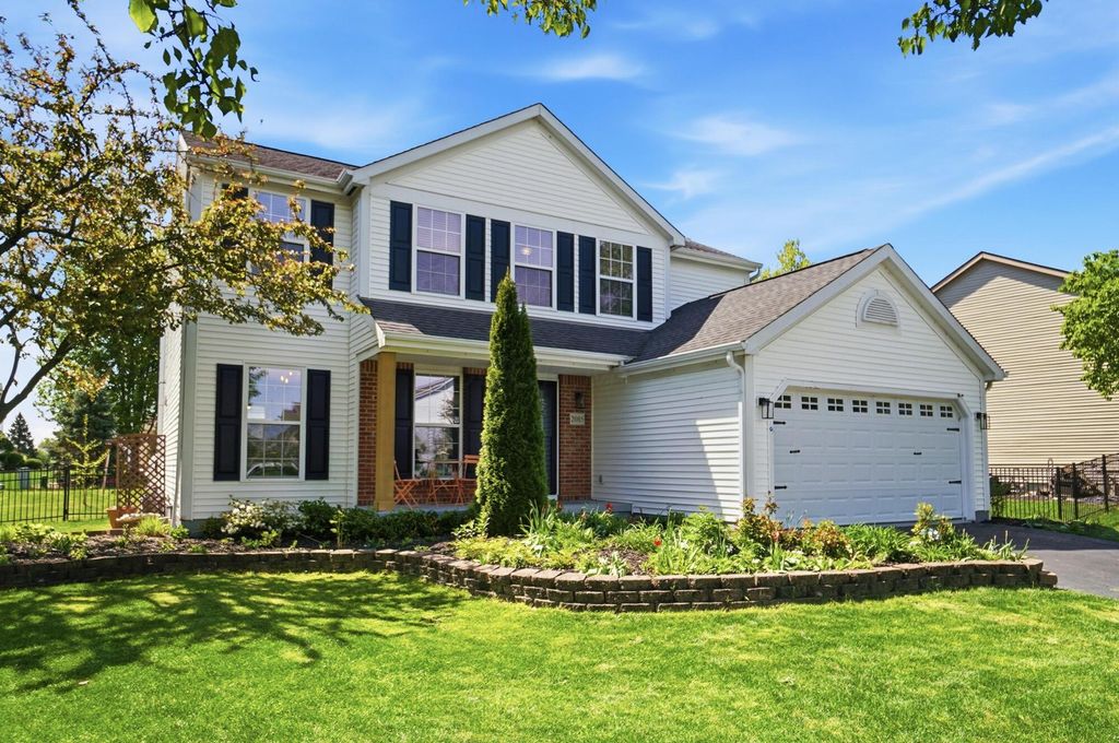 Photo of 2085 Parklawn Drive, Lewis Center, OH 43035 (MLS # 226013723)
