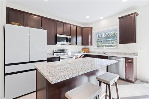 Tiny photo for 5999 Bears Run Road, Columbus, OH 43232 (MLS # 225041898)