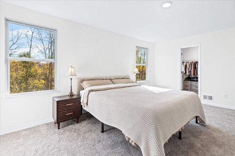 Tiny photo for 5999 Bears Run Road, Columbus, OH 43232 (MLS # 225041898)