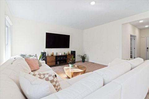 Tiny photo for 5999 Bears Run Road, Columbus, OH 43232 (MLS # 225041898)