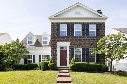 Photo of 6759 Headwater Trail, New Albany, OH 43054 (MLS # 225026148)
