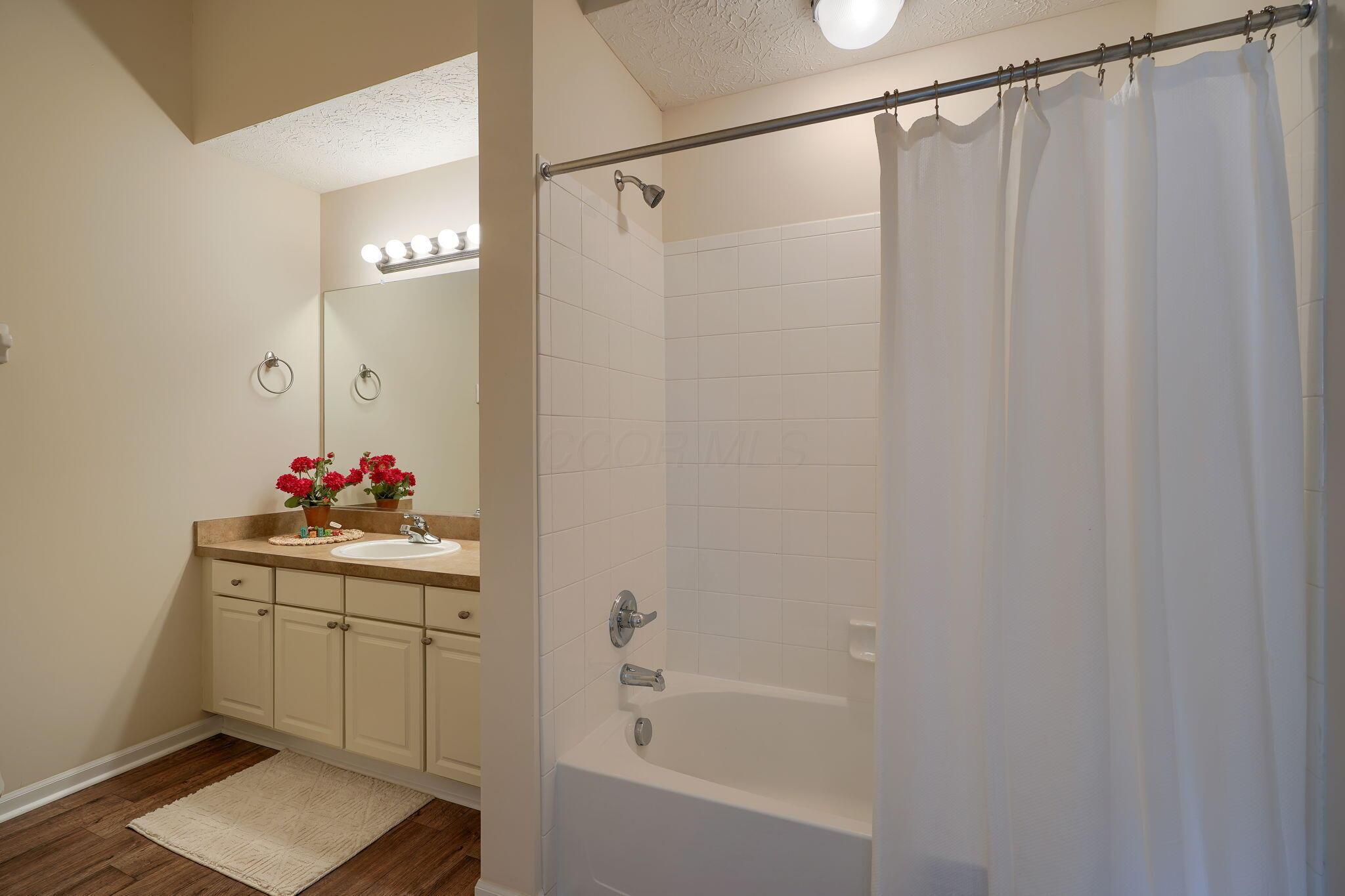 6973 Falls View Circle, Delaware, Ohio image 33