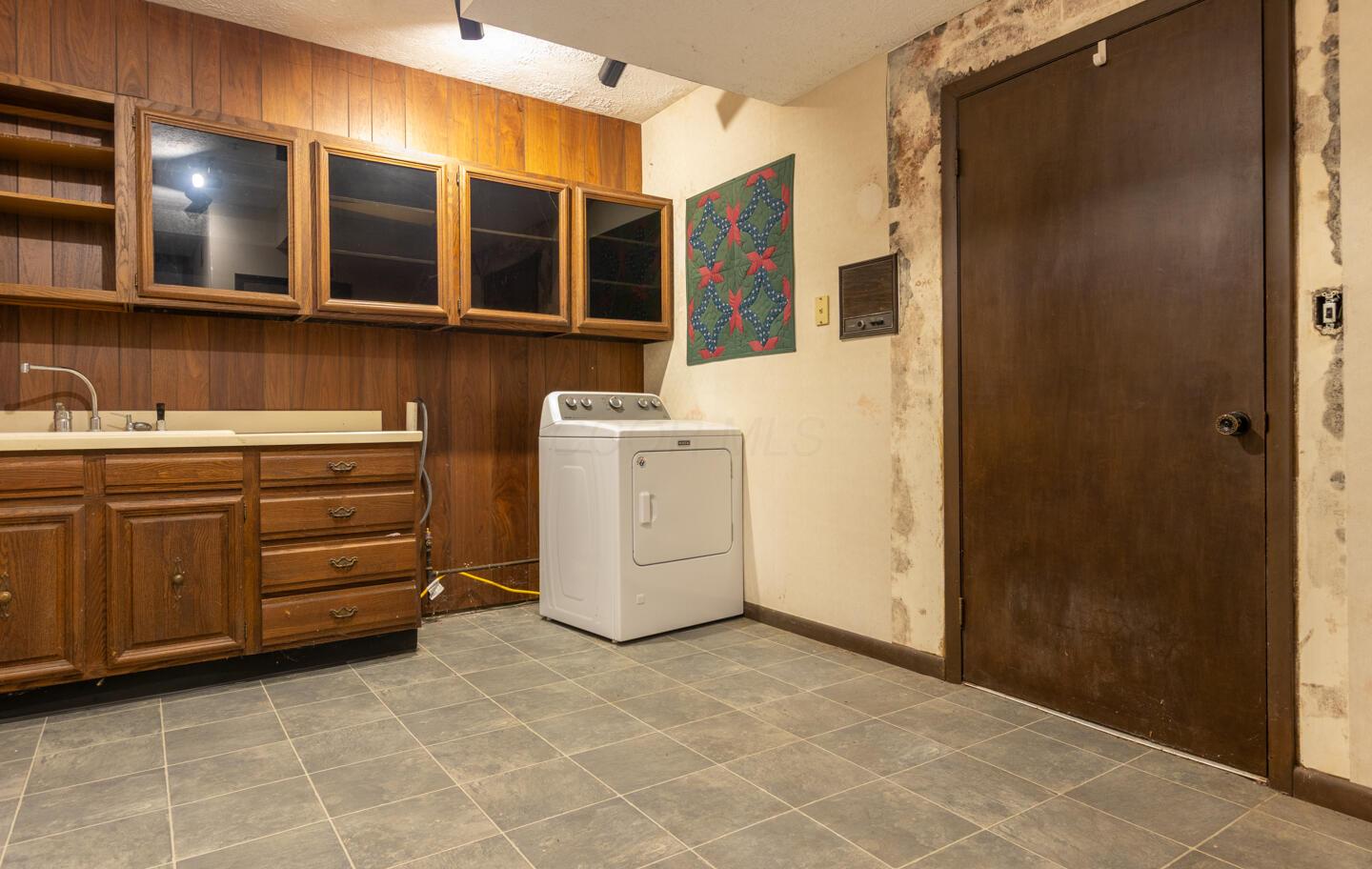 7310 Woodale Drive, Carroll, Ohio image 30