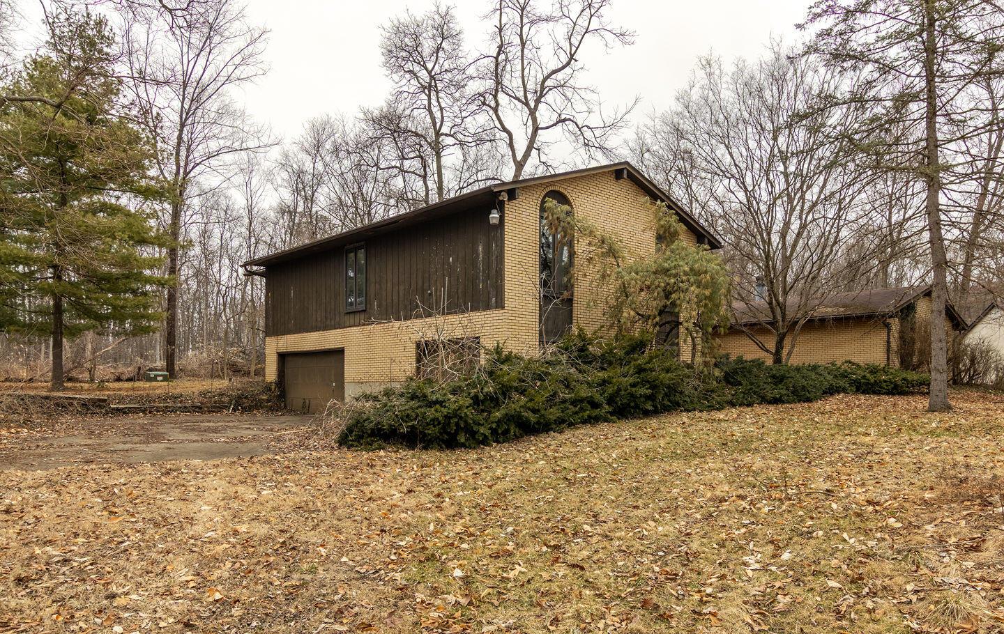 7310 Woodale Drive, Carroll, Ohio image 2