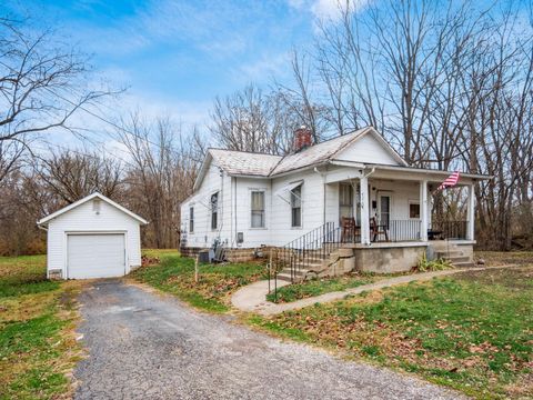 Photo of 573 Willow Street, Lancaster, OH 43130 (MLS # 225044317)