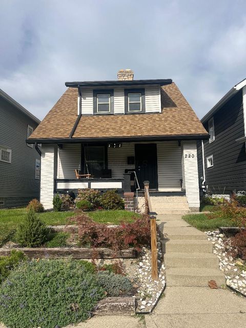 Photo of 220 E Welch Avenue, Columbus, OH 43207 (MLS # 225040920)