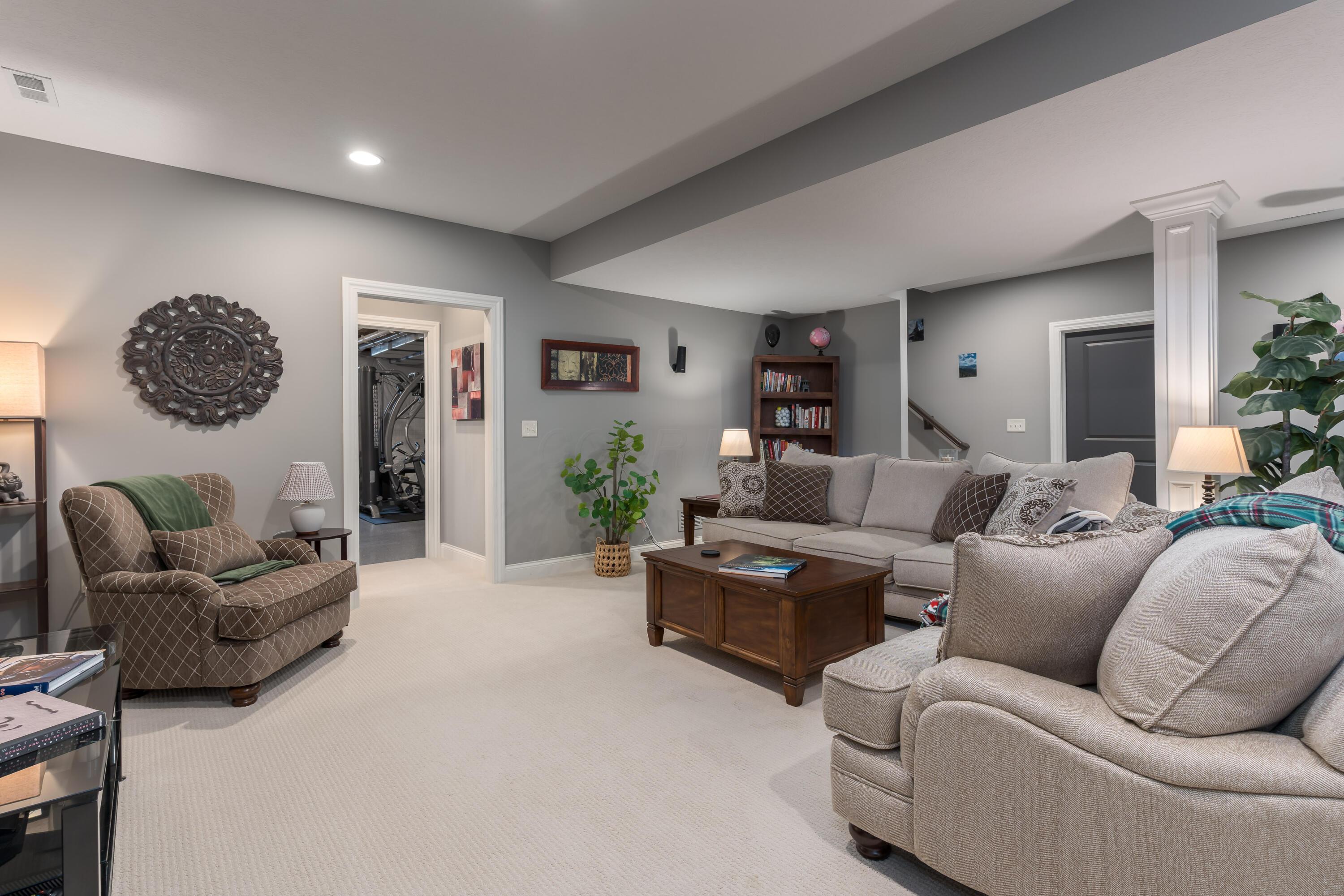 Powell, Ohio 43065, United States, 5 Bedrooms Bedrooms, ,5 BathroomsBathrooms,Residential,Contingent,7805