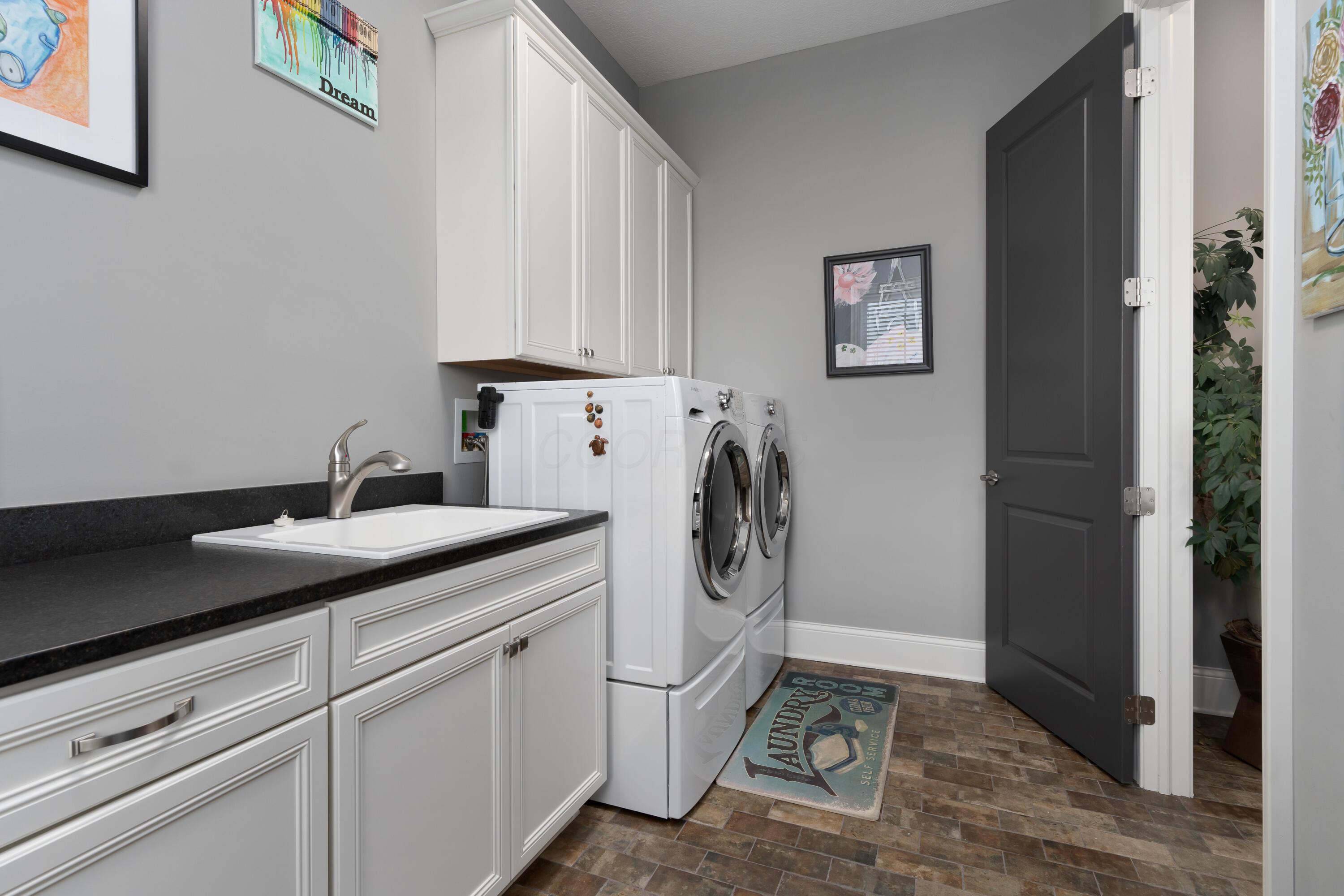 Powell, Ohio 43065, United States, 5 Bedrooms Bedrooms, ,5 BathroomsBathrooms,Residential,Contingent,7805