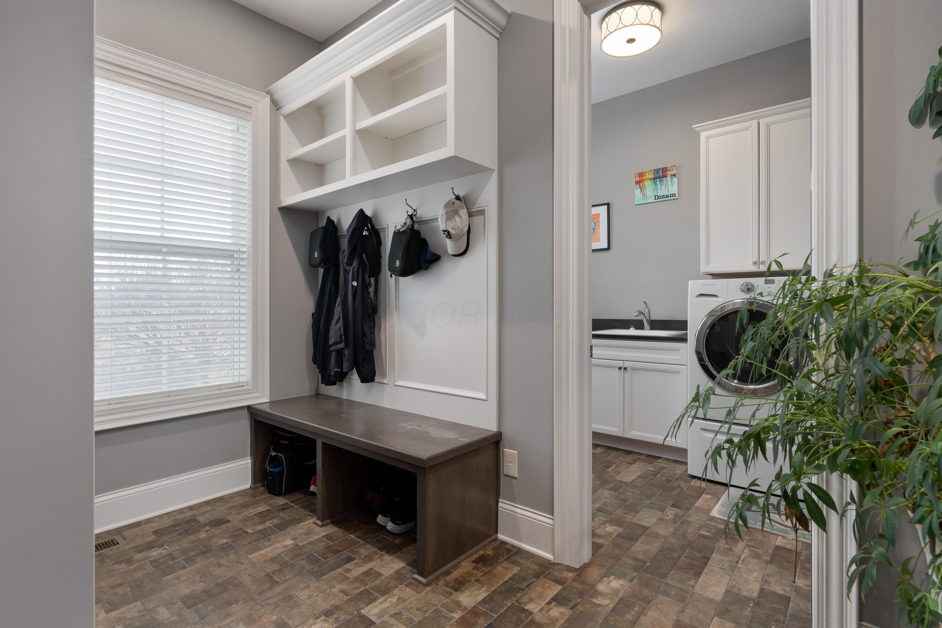 Powell, Ohio 43065, United States, 5 Bedrooms Bedrooms, ,5 BathroomsBathrooms,Residential,Contingent,7805