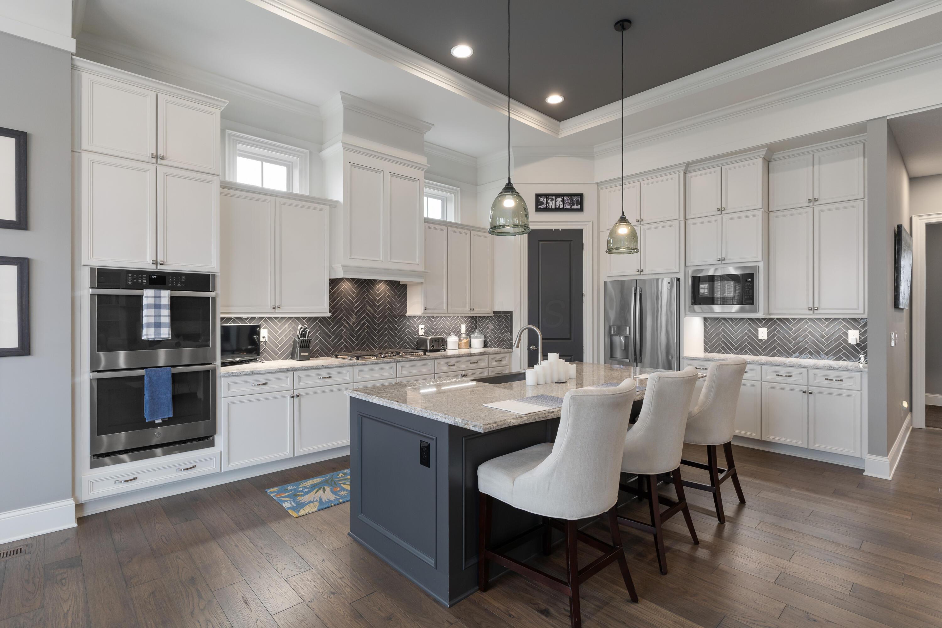 Powell, Ohio 43065, United States, 5 Bedrooms Bedrooms, ,5 BathroomsBathrooms,Residential,Contingent,7805