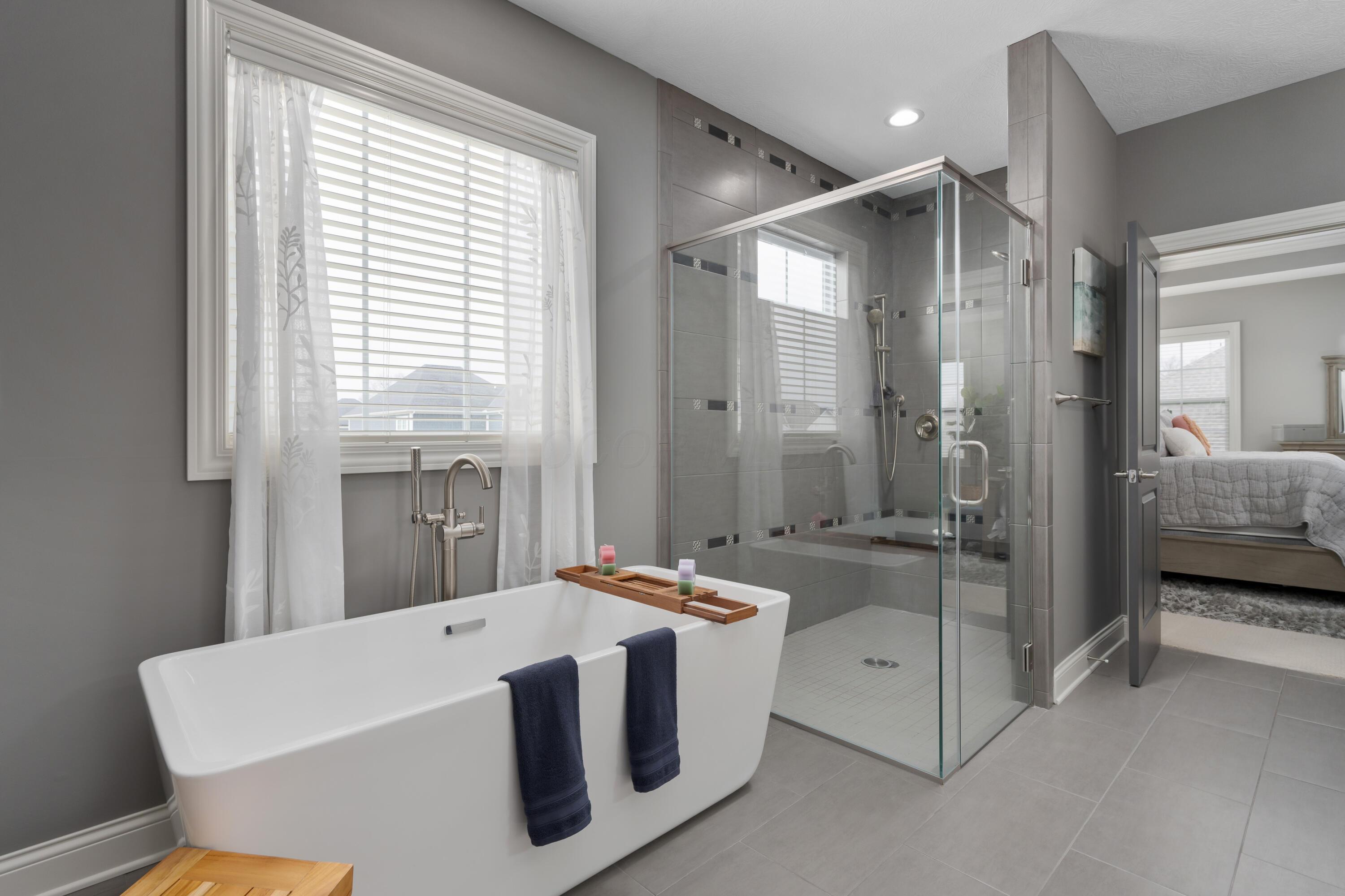 Powell, Ohio 43065, United States, 5 Bedrooms Bedrooms, ,5 BathroomsBathrooms,Residential,Contingent,7805