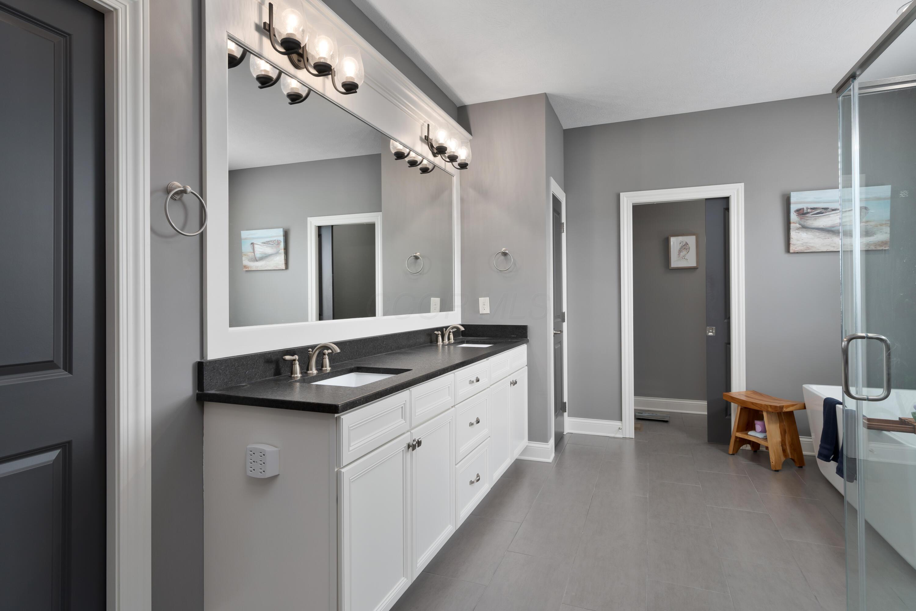 Powell, Ohio 43065, United States, 5 Bedrooms Bedrooms, ,5 BathroomsBathrooms,Residential,Contingent,7805