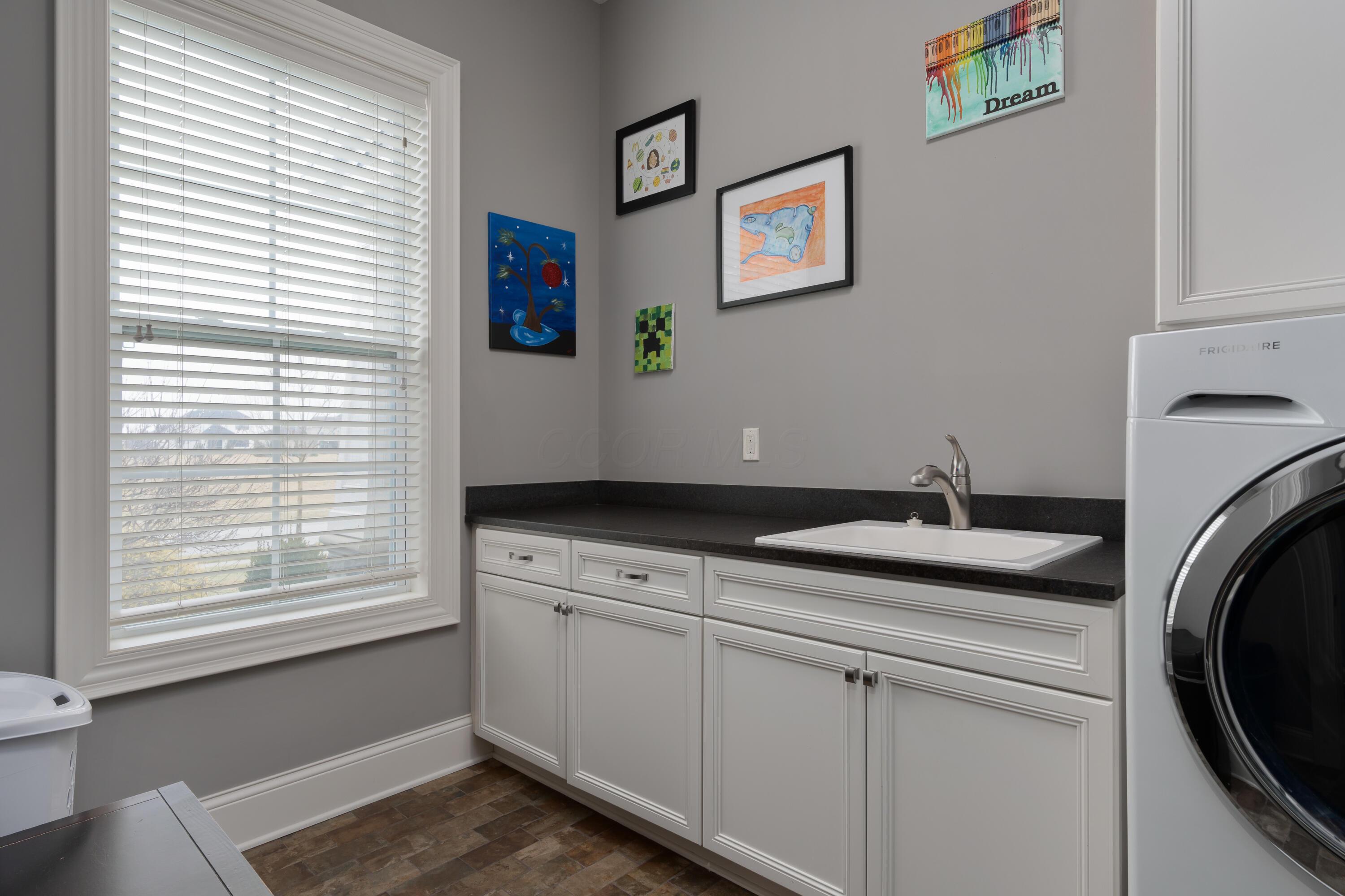 Powell, Ohio 43065, United States, 5 Bedrooms Bedrooms, ,5 BathroomsBathrooms,Residential,Contingent,7805