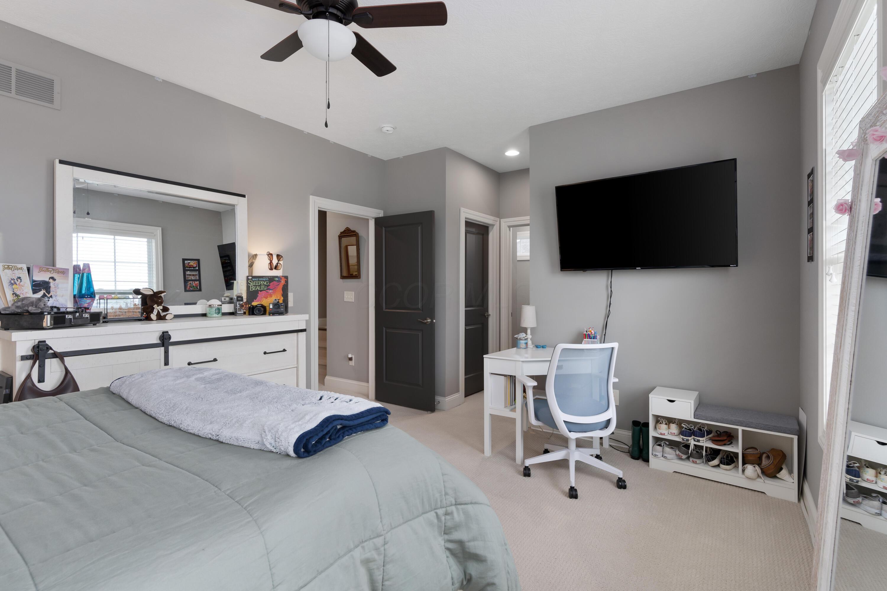 Powell, Ohio 43065, United States, 5 Bedrooms Bedrooms, ,5 BathroomsBathrooms,Residential,Contingent,7805