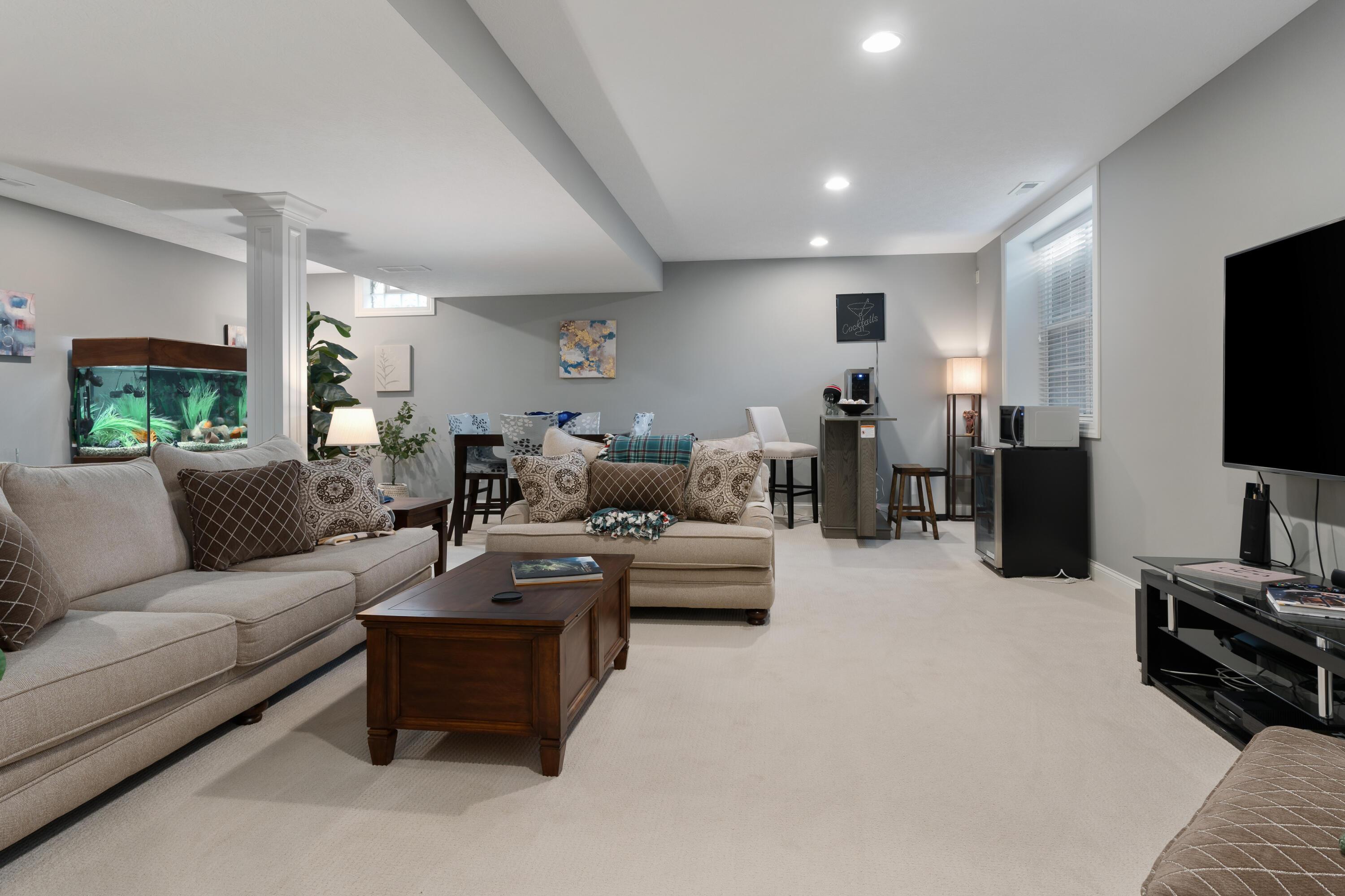 Powell, Ohio 43065, United States, 5 Bedrooms Bedrooms, ,5 BathroomsBathrooms,Residential,Contingent,7805