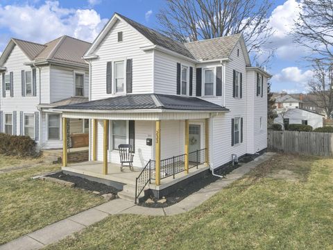 Photo of 233 E 6th Avenue, Lancaster, OH 43130 (MLS # 226003444)