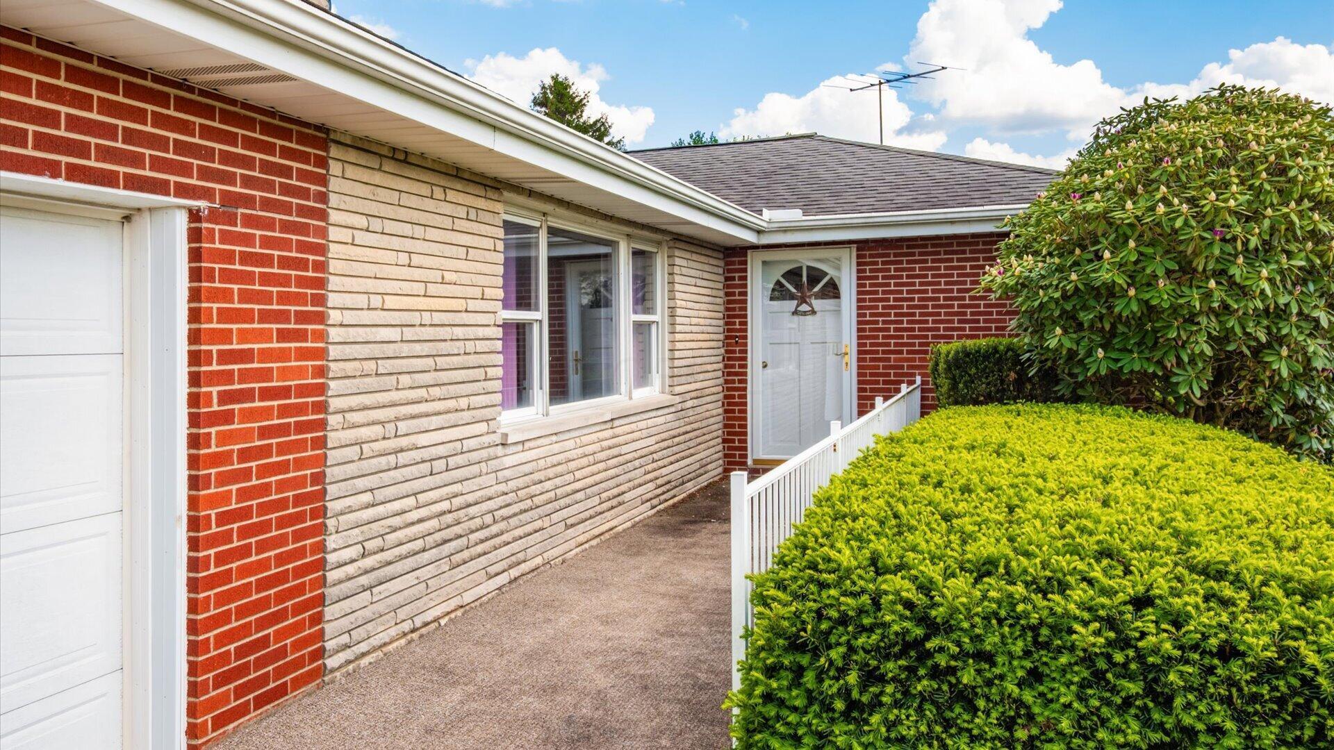 6952 State Route 13 NE