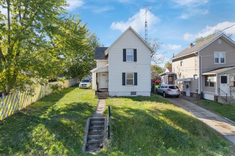Photo of 1631 Shriver Avenue NE, Canton, OH 44705 (MLS # 225040507) Photo of 1631 Shriver Avenue NE, Canton, OH 44705 (MLS # 225040507)
