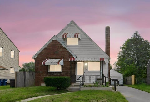 Photo of 1814 S Champion Avenue, Columbus, OH 43207 (MLS # 226033429)