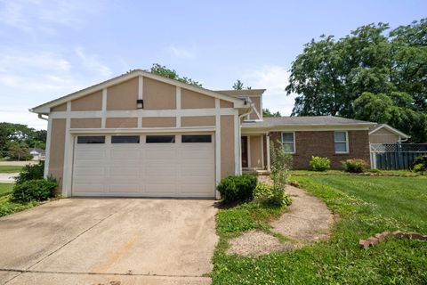 Photo of 1408 Cider Mill Court, Columbus, OH 43204 (MLS # 226025730)