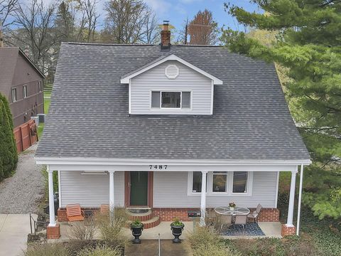 Photo of 7487 E Main Street, Reynoldsburg, OH 43068 (MLS # 226010207)