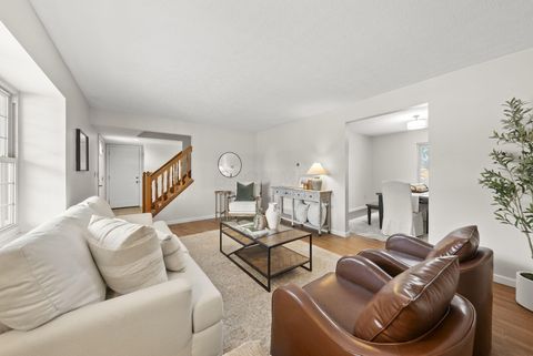 Tiny photo for 3280 River Place Drive, Columbus, OH 43221 (MLS # 225044929)