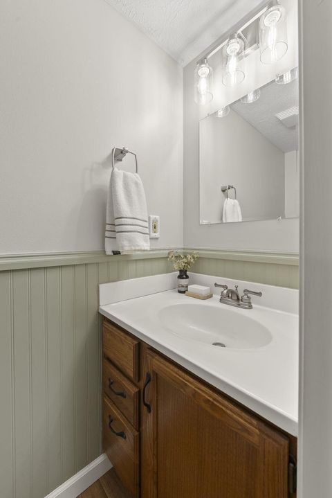 Tiny photo for 3280 River Place Drive, Columbus, OH 43221 (MLS # 225044929)