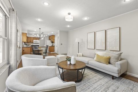 Tiny photo for 3280 River Place Drive, Columbus, OH 43221 (MLS # 225044929)