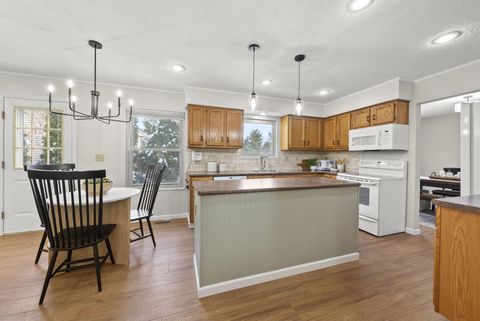 Tiny photo for 3280 River Place Drive, Columbus, OH 43221 (MLS # 225044929)