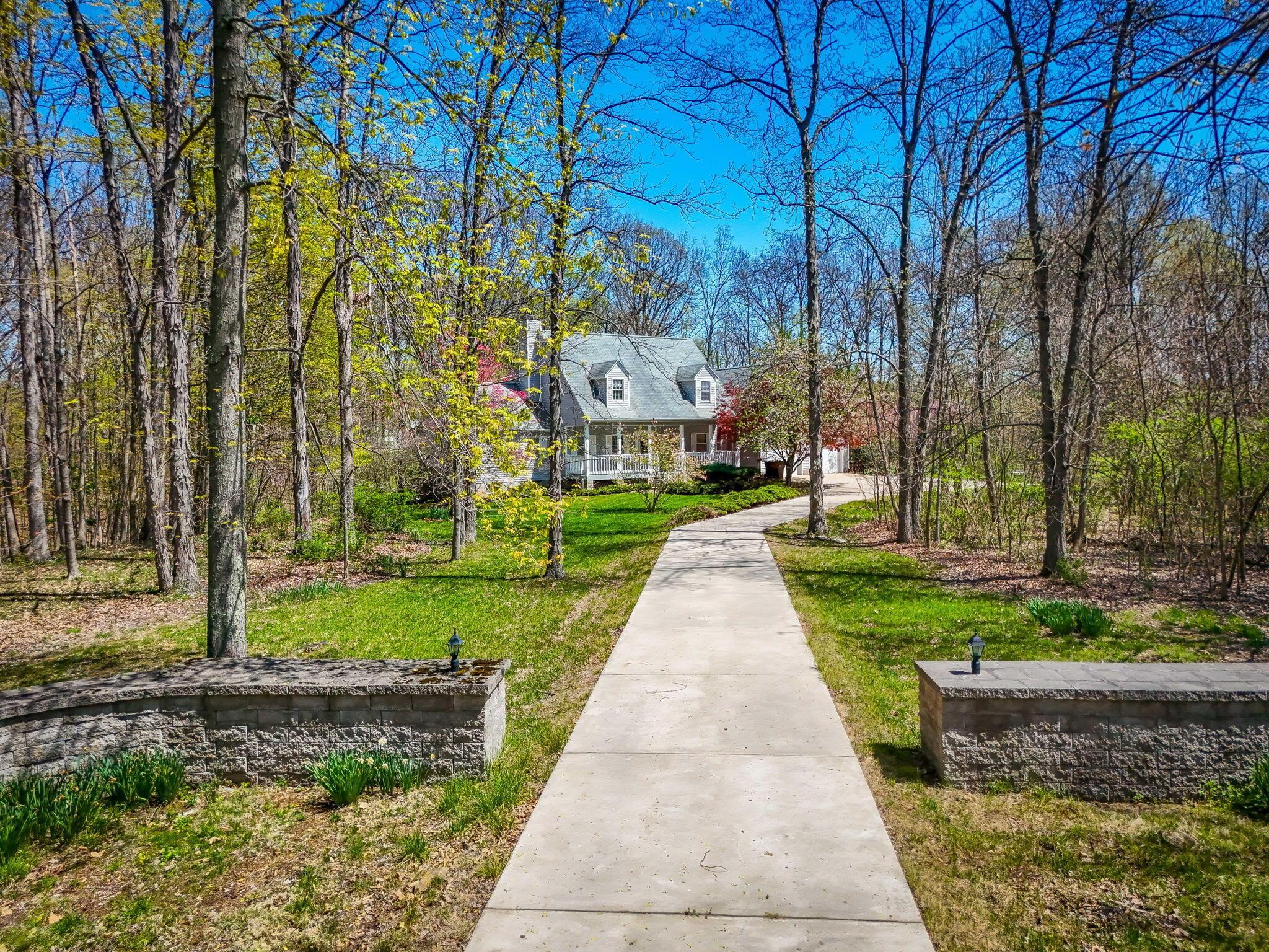 9353 Knoll Drive, Galena, Ohio image 2