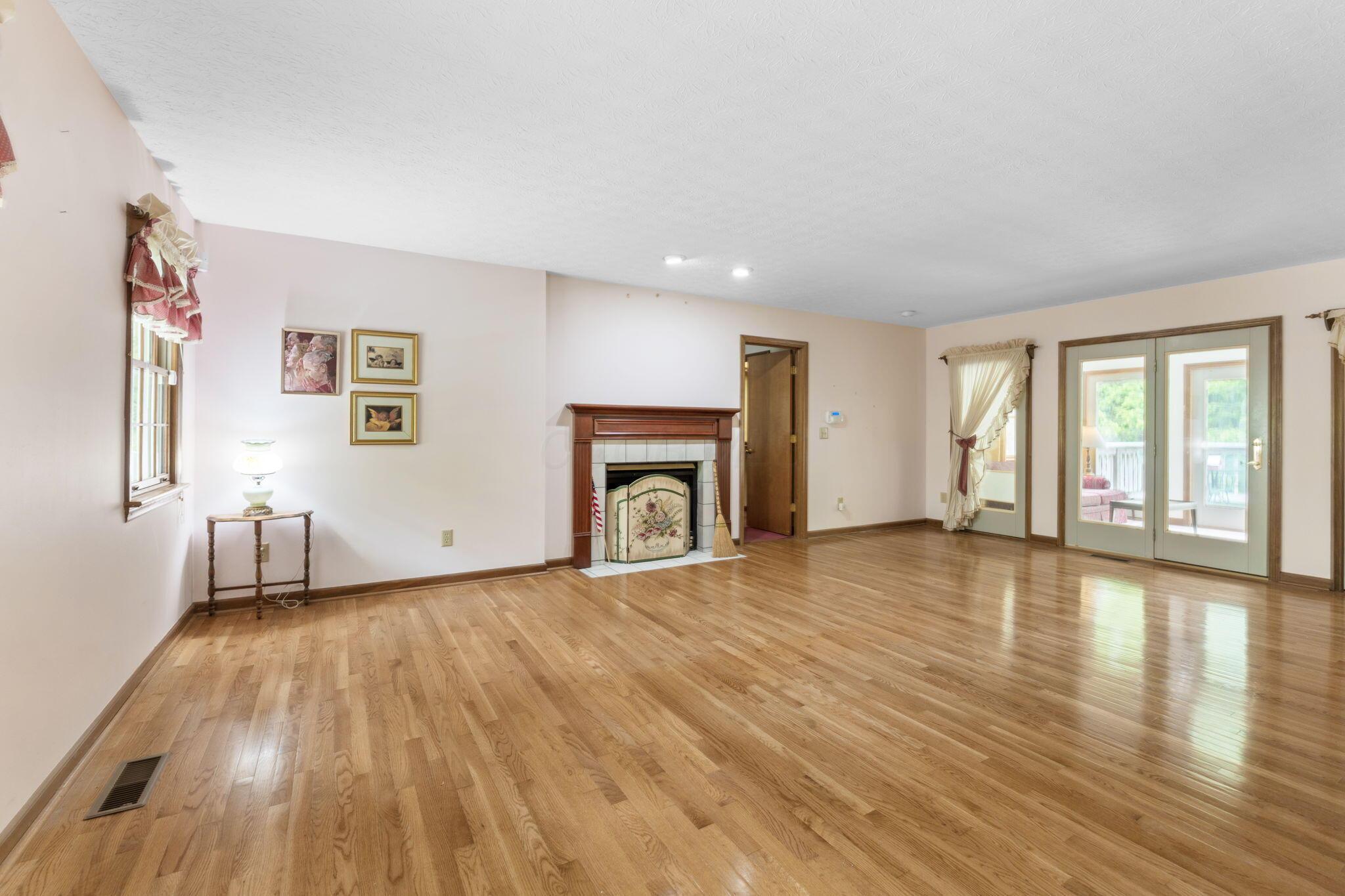 9353 Knoll Drive, Galena, Ohio image 18