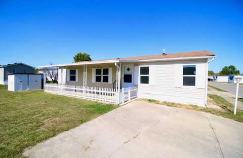 Photo of 1885 Big Run Bluff Boulevard, Grove City, OH 43123 (MLS # 225038260)