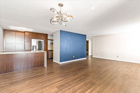 Tiny photo for 1000 Urlin Avenue Avenue 1507 #1507, Columbus, OH 43212 (MLS # 226004888)