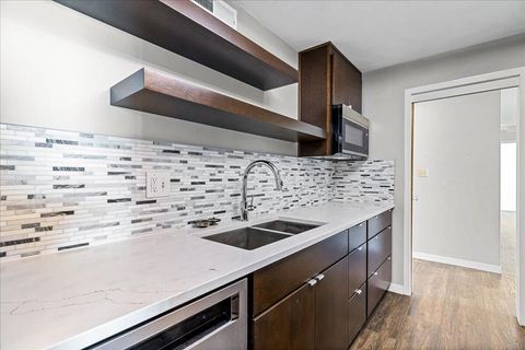 Tiny photo for 1000 Urlin Avenue Avenue 1507 #1507, Columbus, OH 43212 (MLS # 226004888)