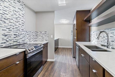 Tiny photo for 1000 Urlin Avenue Avenue 1507 #1507, Columbus, OH 43212 (MLS # 226004888)