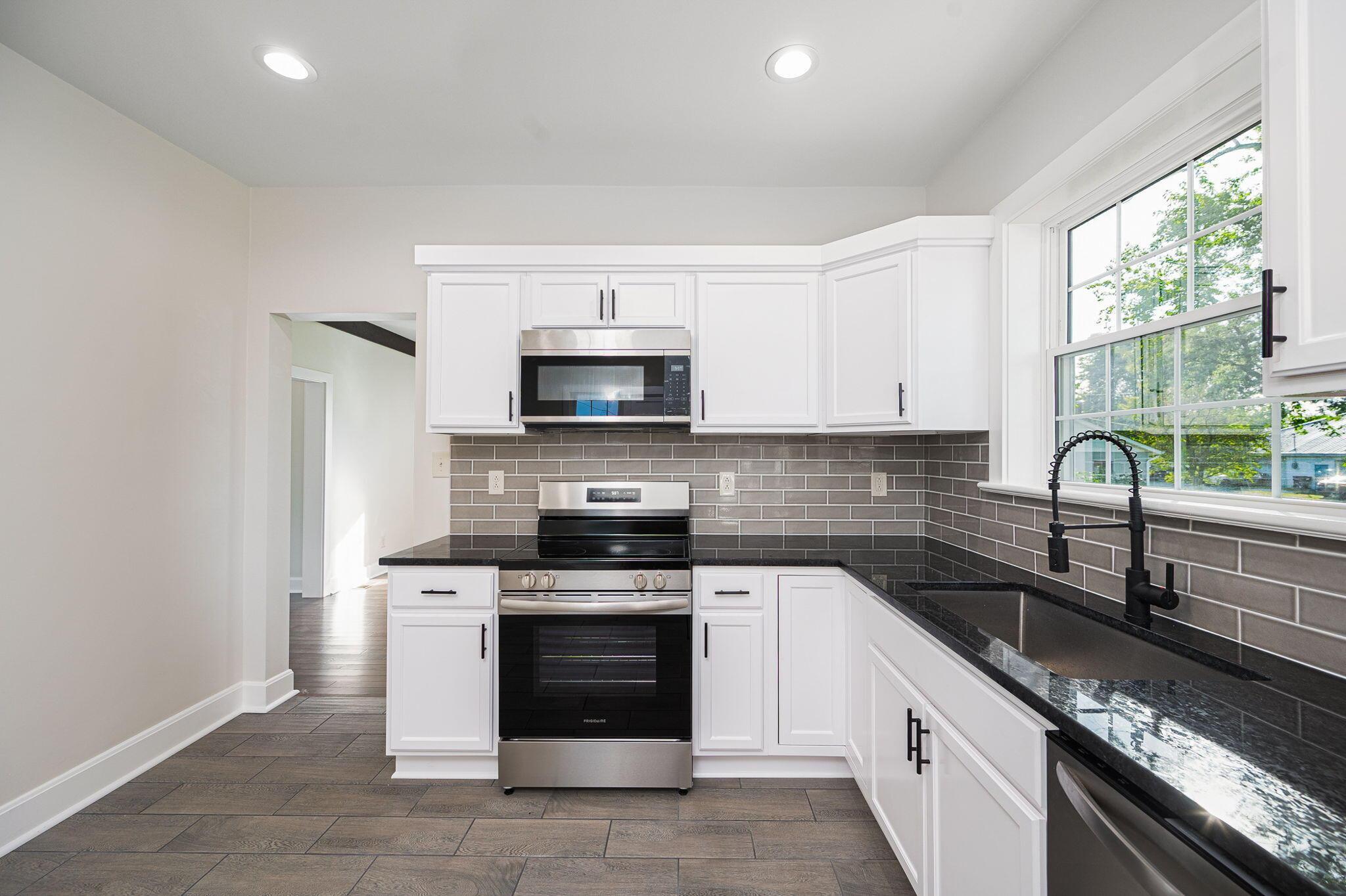 6039 Harrisburg Pike, Grove City, Ohio image 10