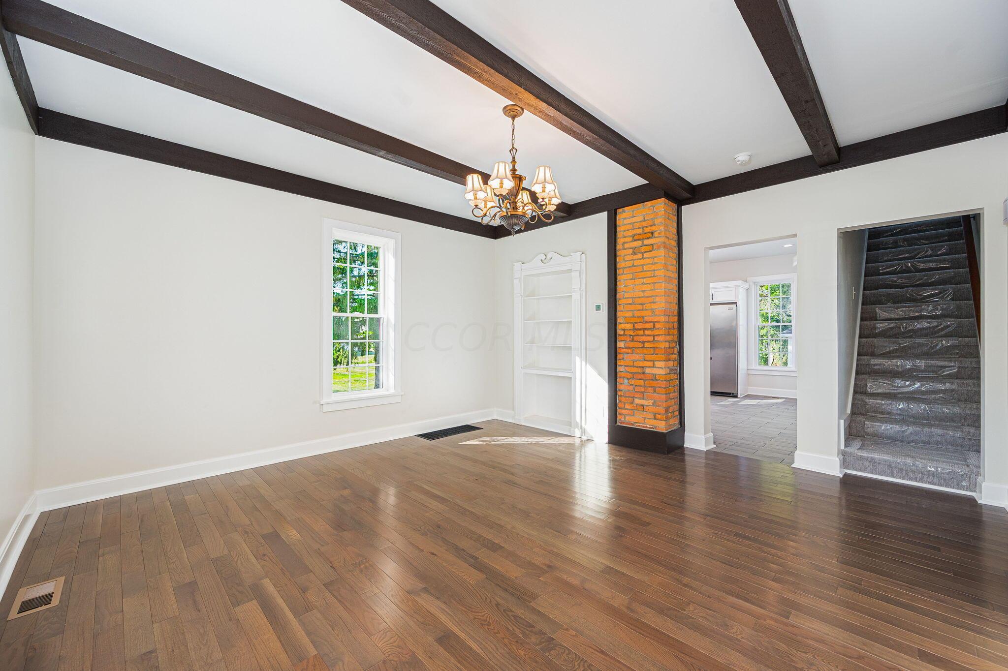 6039 Harrisburg Pike, Grove City, Ohio image 6