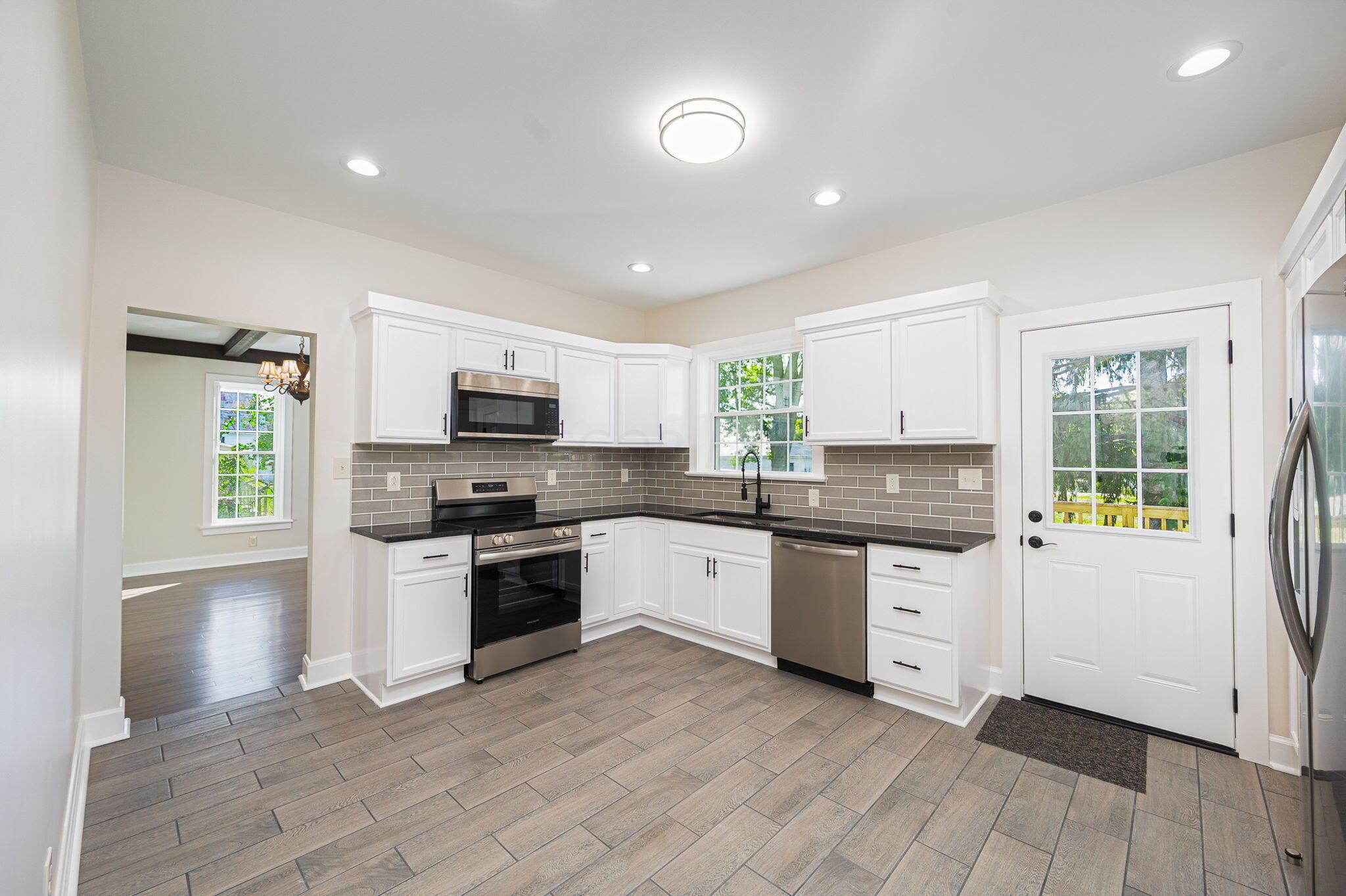6039 Harrisburg Pike, Grove City, Ohio image 9