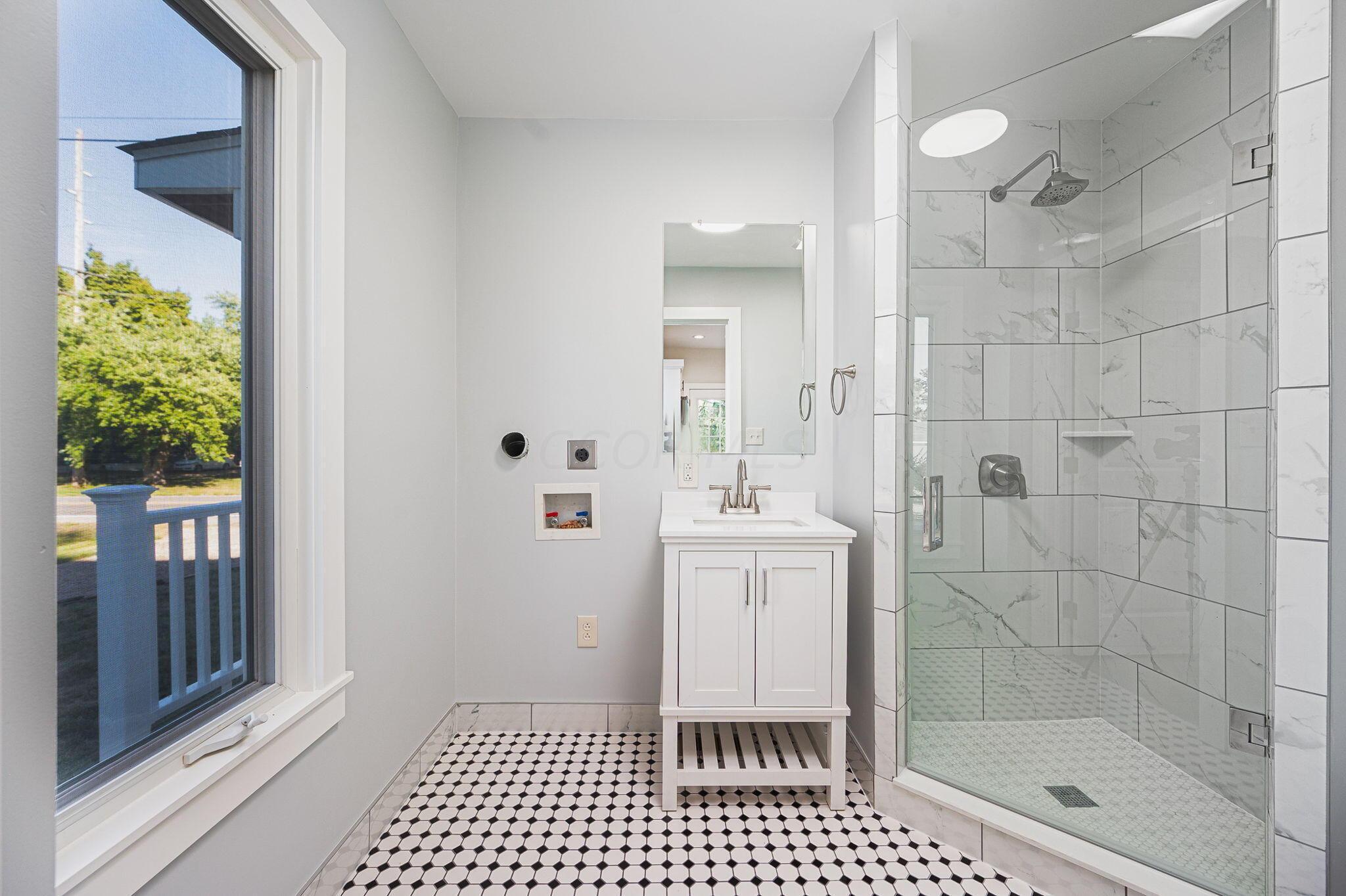 6039 Harrisburg Pike, Grove City, Ohio image 11