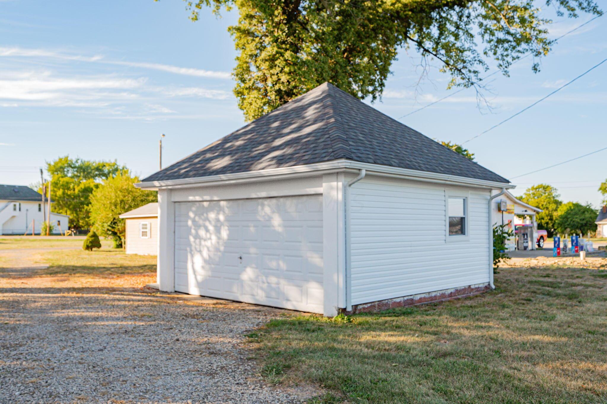 6039 Harrisburg Pike, Grove City, Ohio image 30