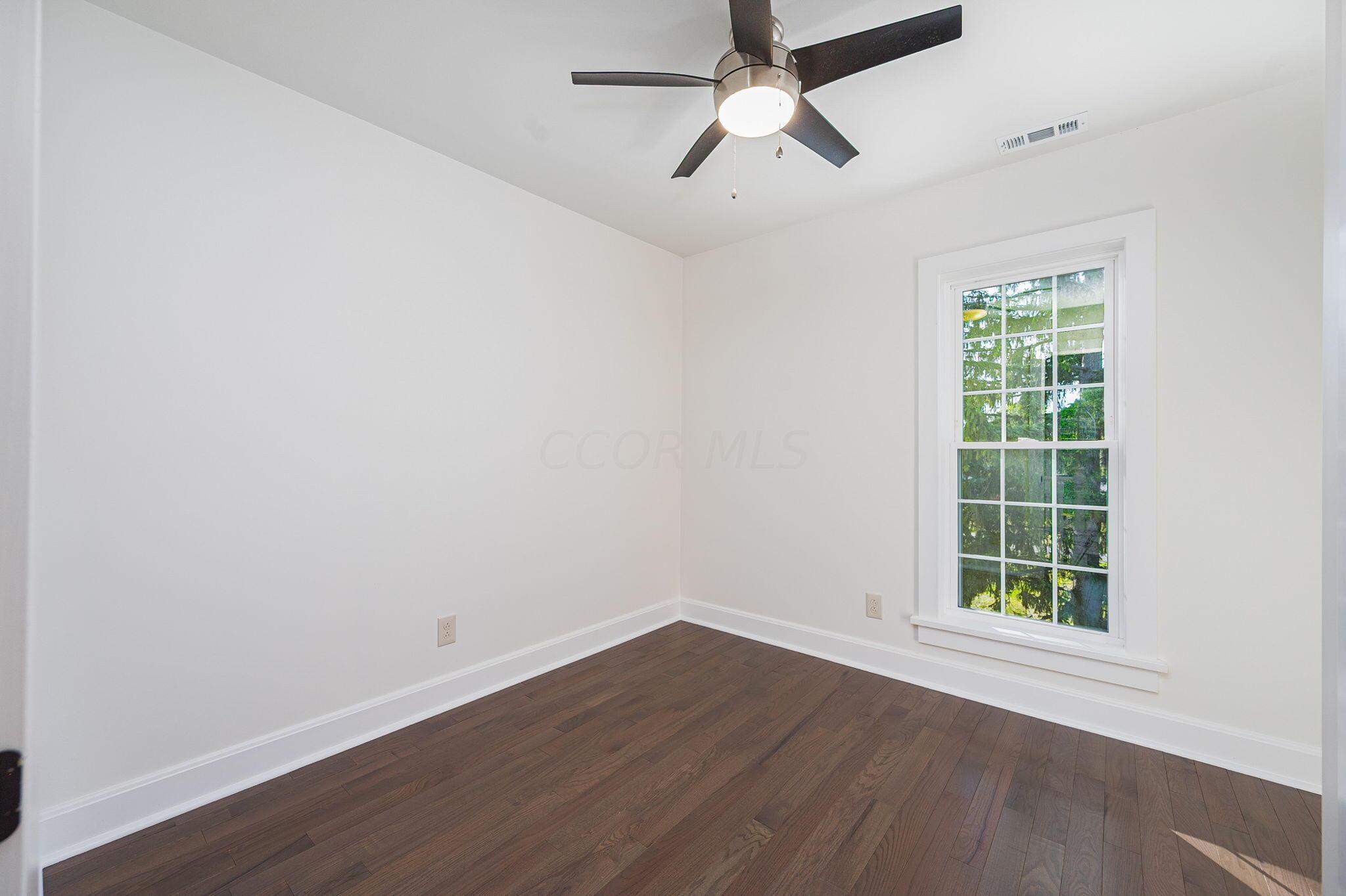 6039 Harrisburg Pike, Grove City, Ohio image 17